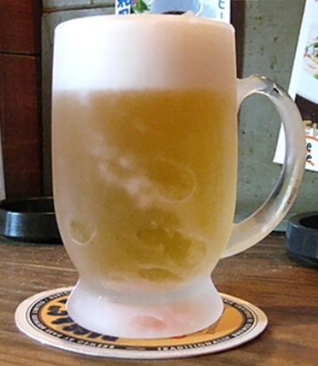 凍ったグラスにビール
